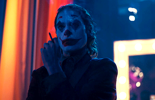 joaquin-phoenix-as-arthur-fleck-joker-in-joker-2019-joker-2019-42984757-540-350